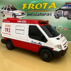 SAMU - Ambulância com sirene, giroflex e strobo