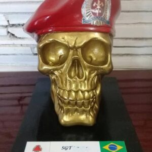 Caveira Bombeiro com boína e base